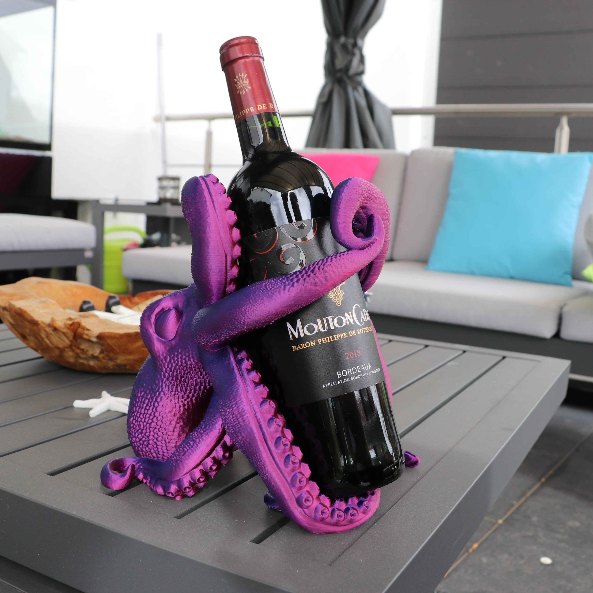 OctoGrip: Der perfekte Weinflaschenhalter für dein Zuhause