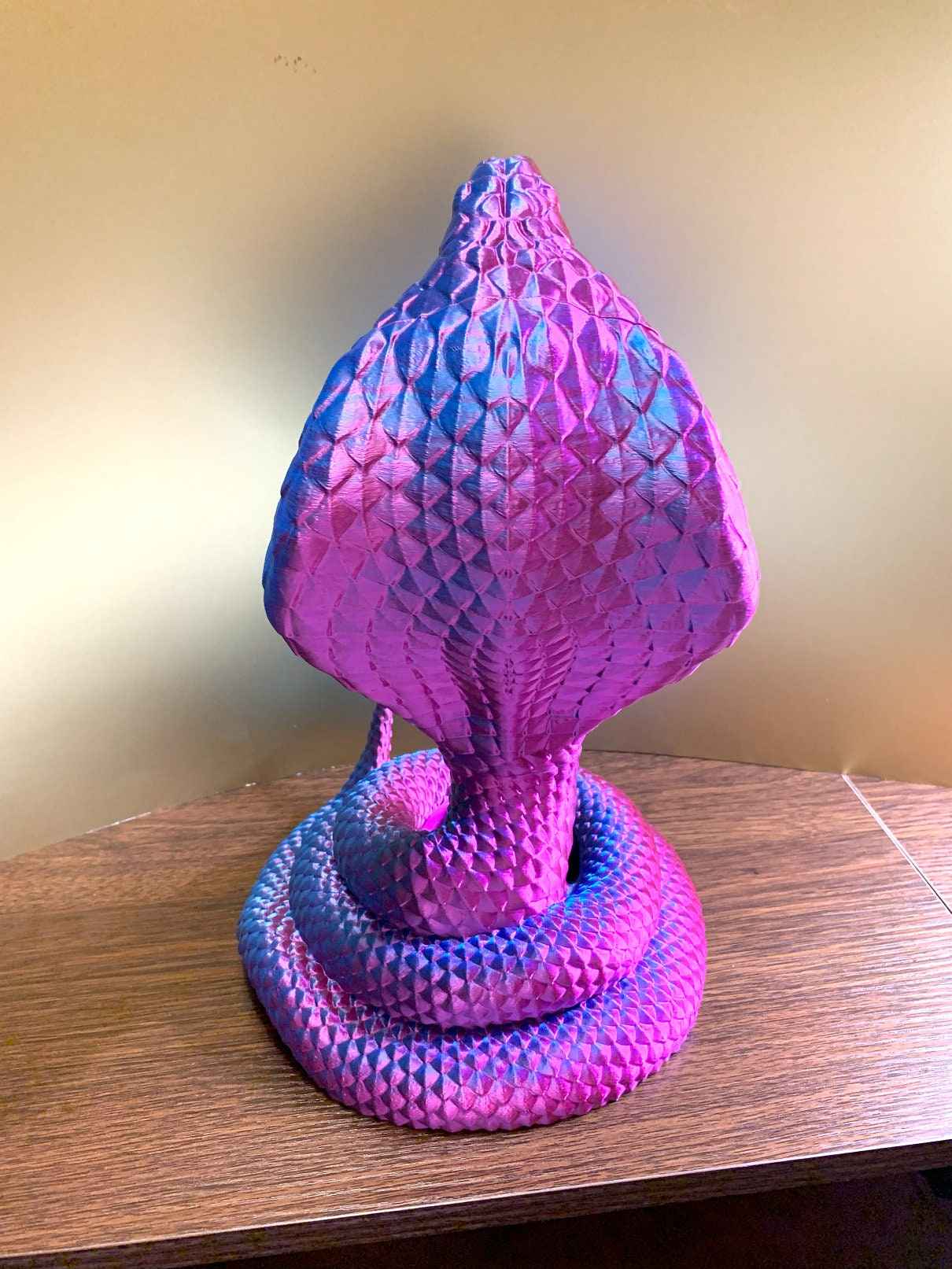 King Kobra Kopfhörerhalterung, auch als Dekoration ein Blickfang