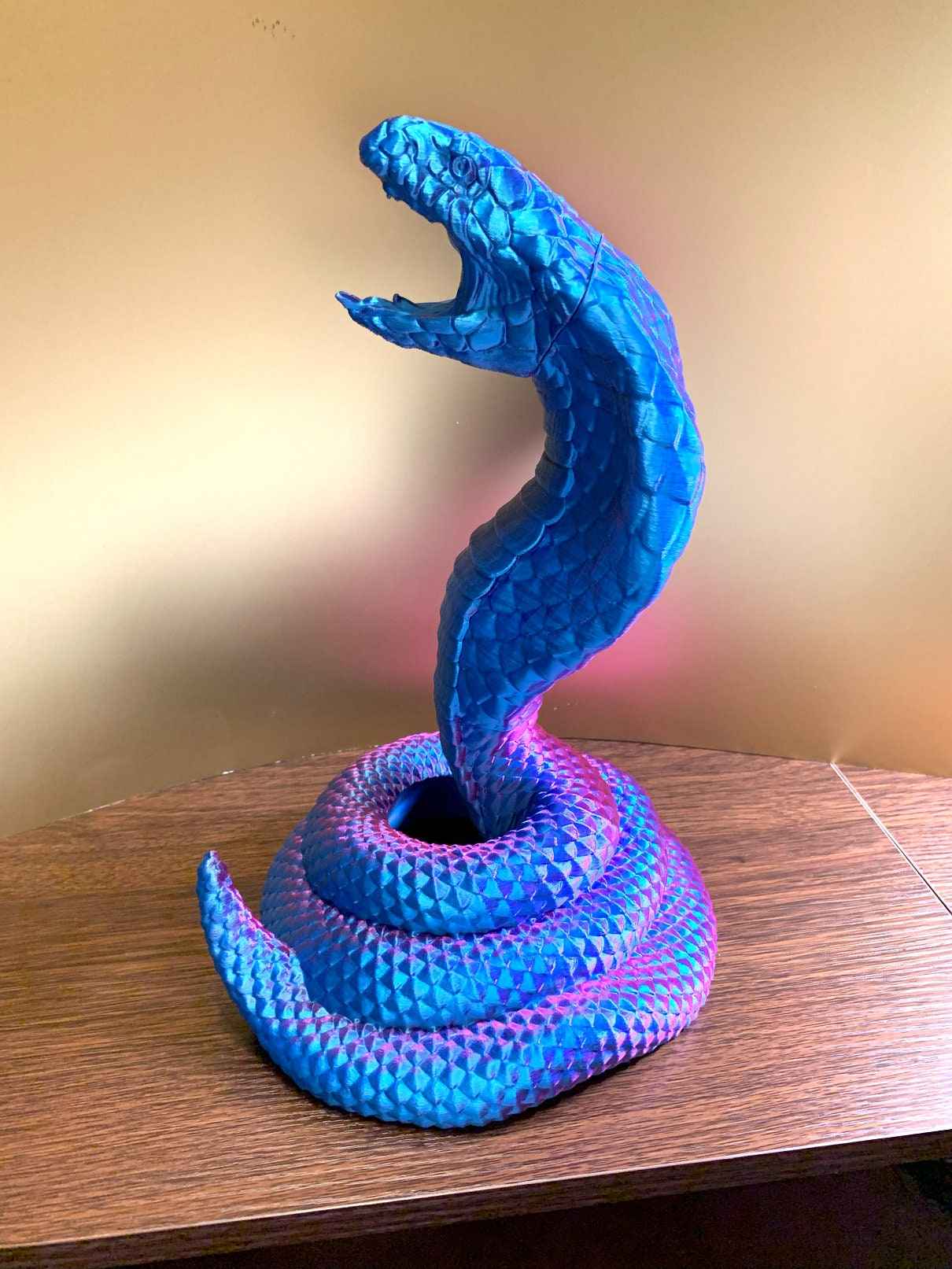 King Kobra Kopfhörerhalterung, auch als Dekoration ein Blickfang