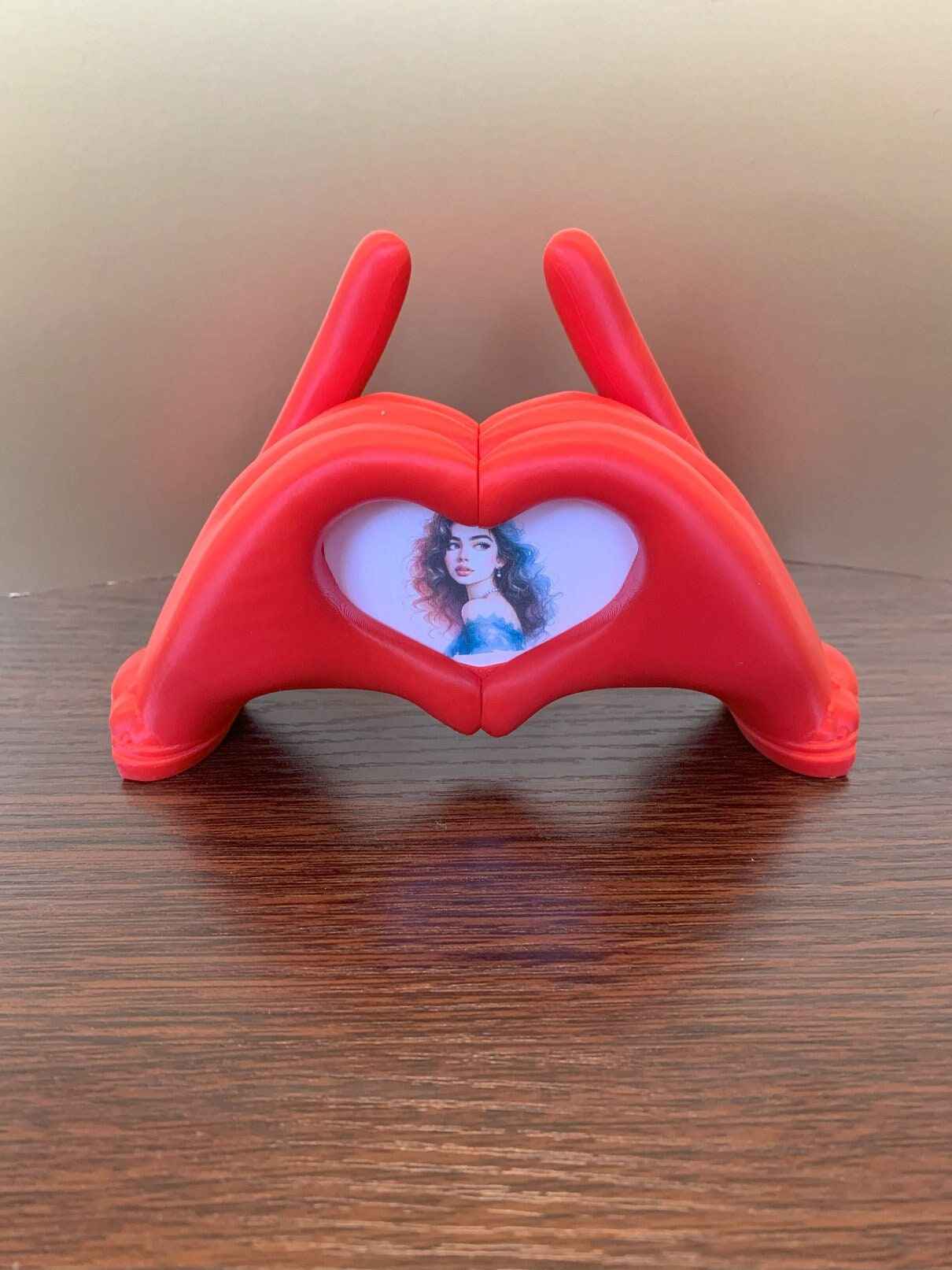 Herzhände als Foto- und Smartphone-Halterung