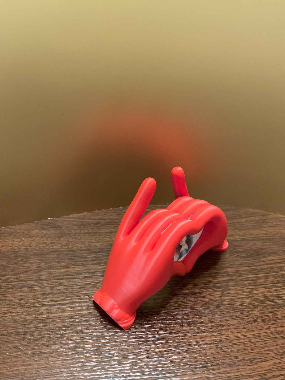 Herzhände als Foto- und Smartphone-Halterung