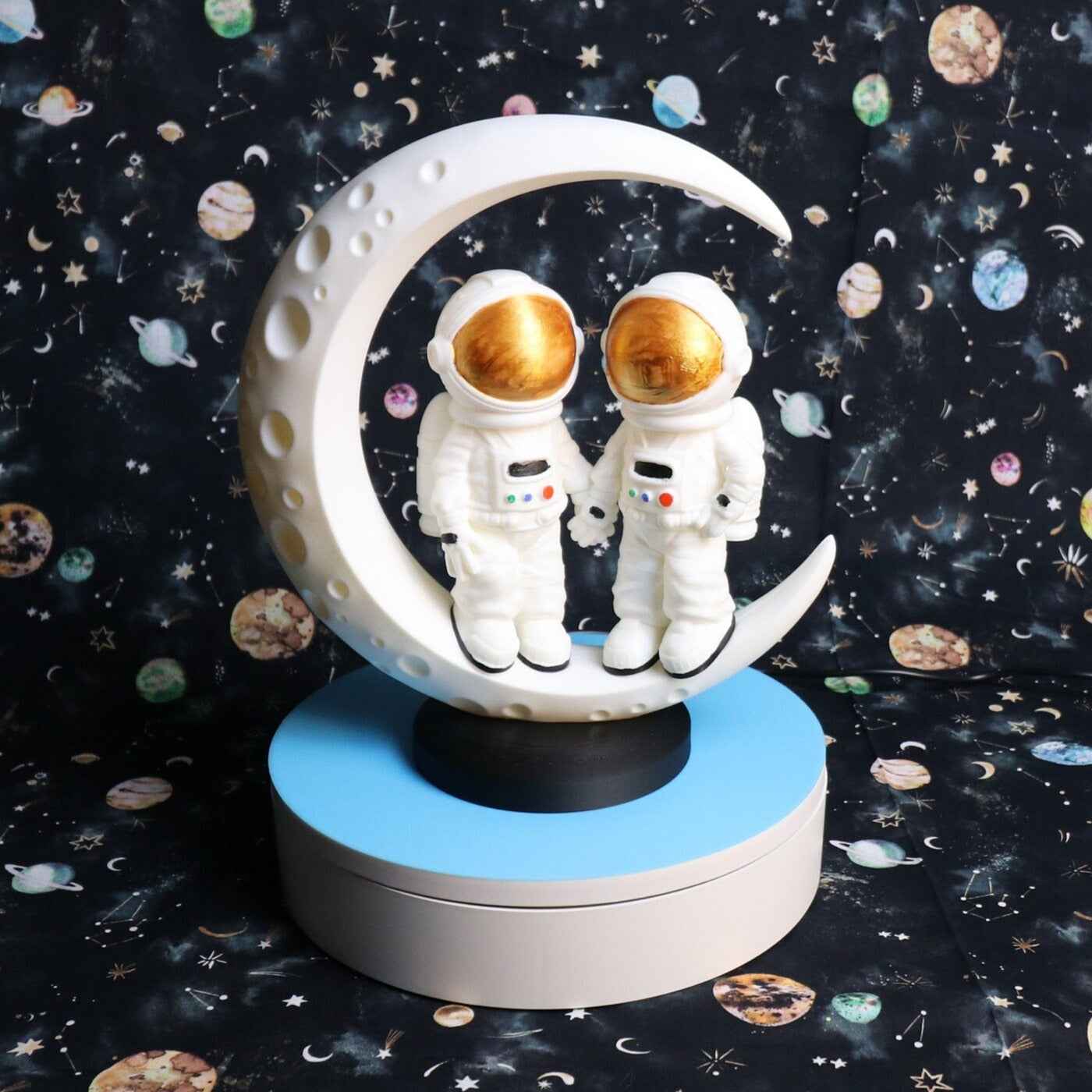 Romantisches Astronautenpärchen